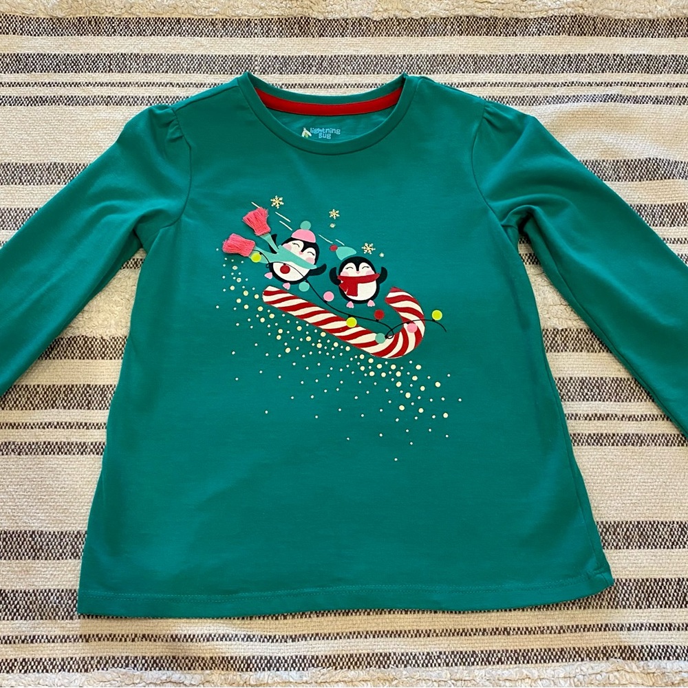 Girl’s 4T long sleeve shirt.